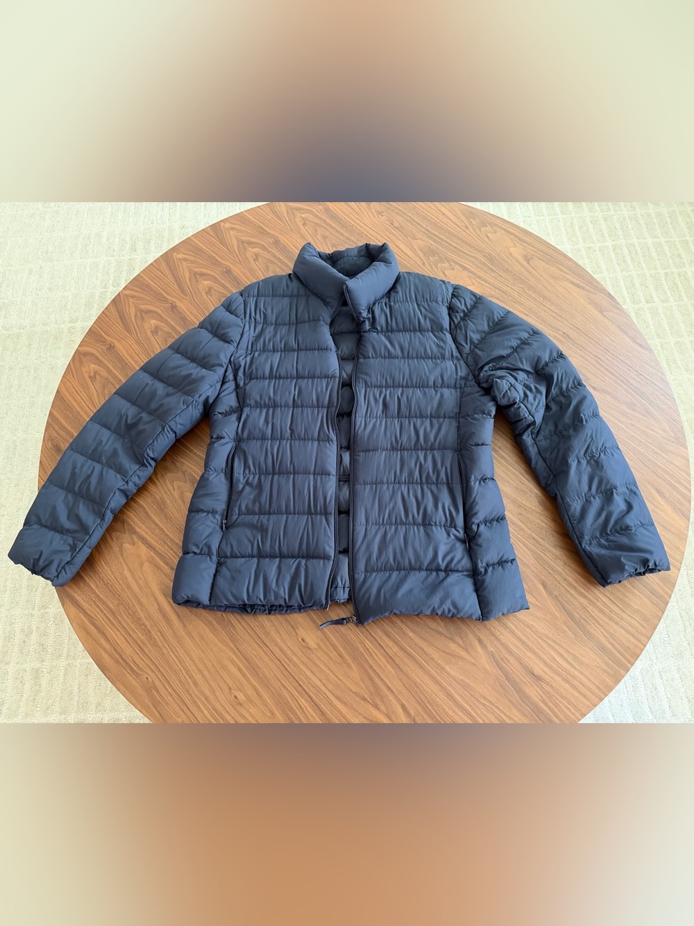 Uniqlo puffer ultra light down women’s jacket, size L
